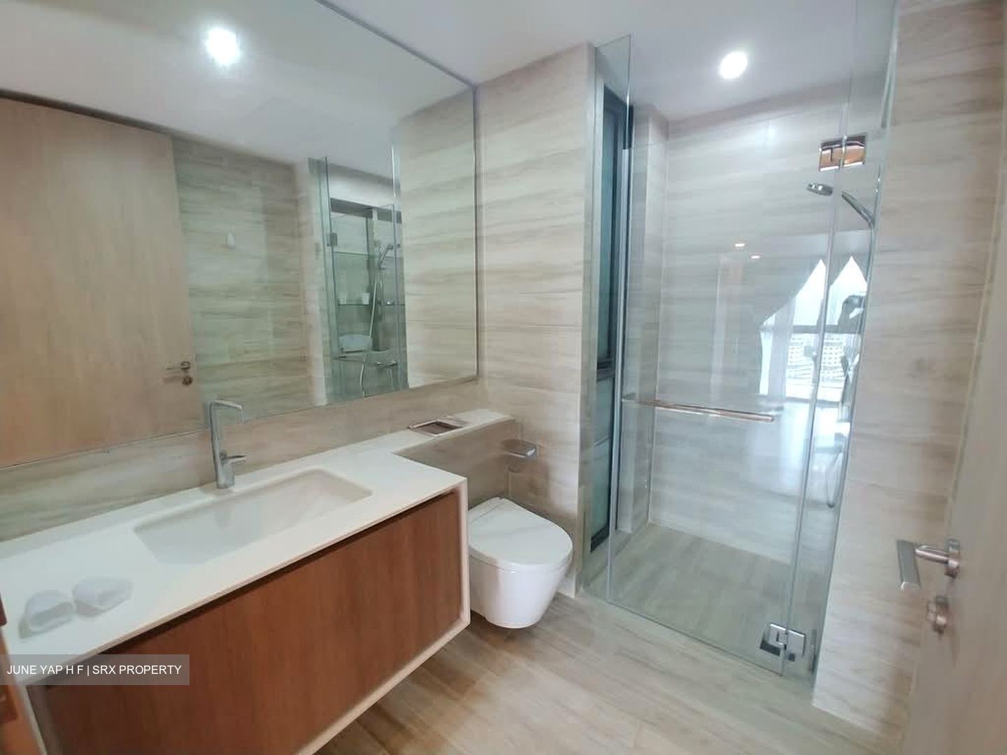 J Gateway (D22), Condominium #578070121